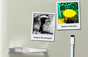 Polaframes: marcos magnéticos para convertir fotos en Polaroids