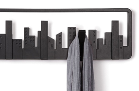 Perchero con diseño de skyline newyorkino