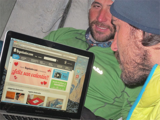 Carlos y Alex comprando en Regalador.com