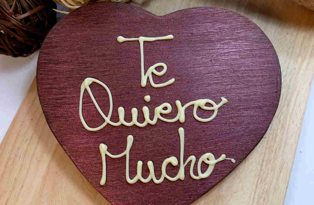 Tableta de chocolate gigante con forma de corazón