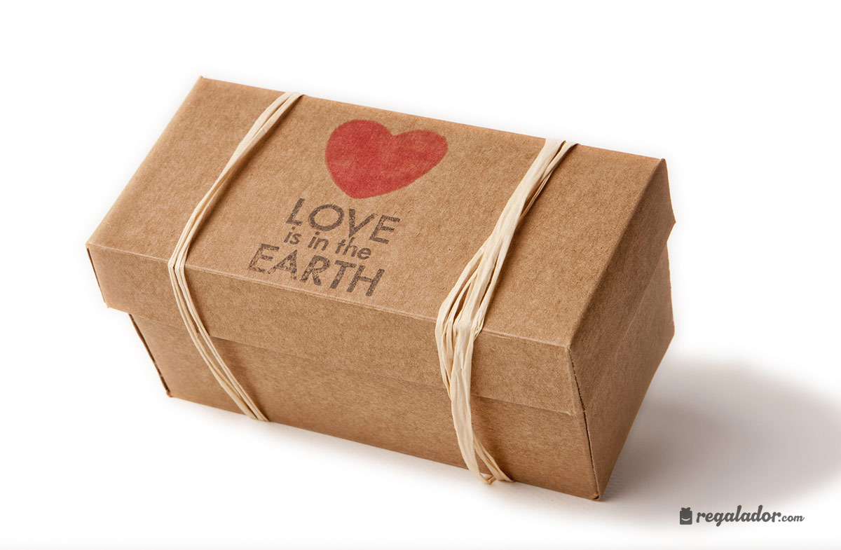 Caja “Love is the Earth” para jardineros románticos