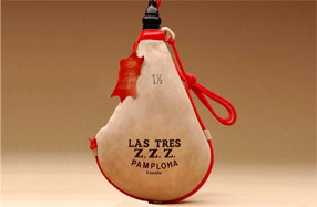 La mítica bota de vino “Las Tres ZZZ”