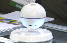 Altavoz levitante con luz