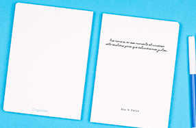 Libreta minimalista con frase personalizada
