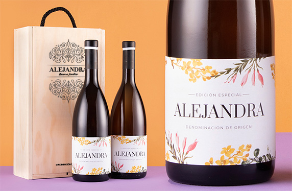 Vino blanco personalizado. Modelo flores silvestres