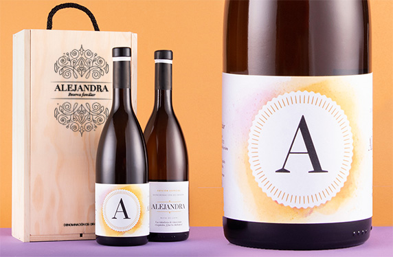 Vino blanco personalizado modelo iniciales