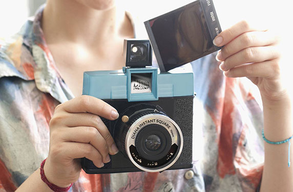 Cámara de fotos Diana Instant Square de Lomography