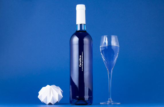 Vino azul personalizado