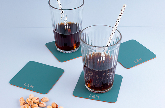 Posavasos de cuero personalizados