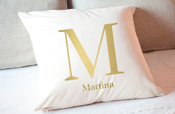 Cojín personalizado en foil con tu inicial