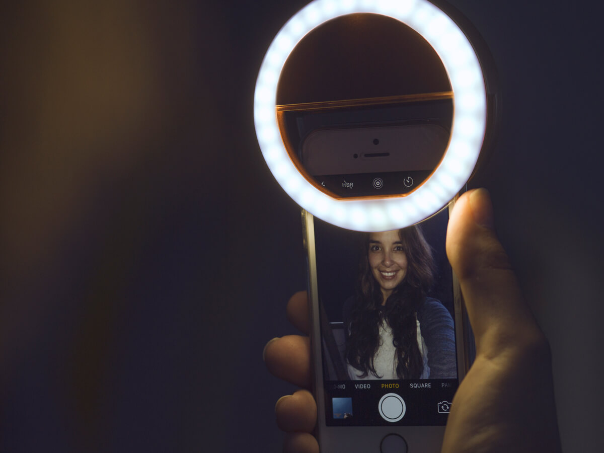 Aro de luz para salir perfecta en los sefies