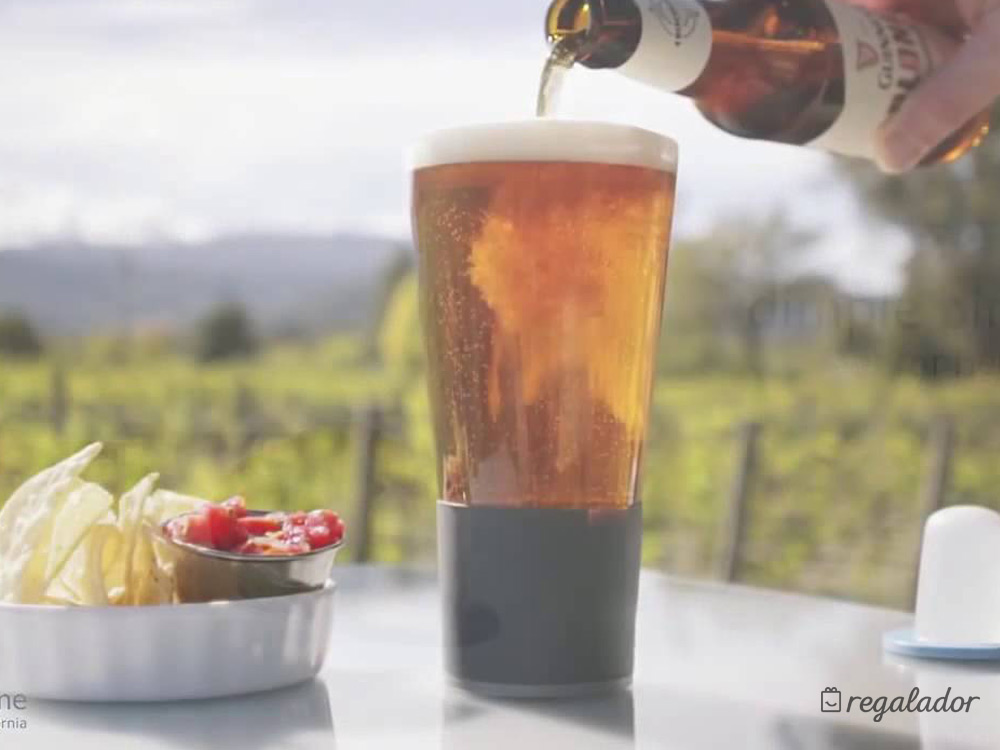 Vasos que mantienen frías las bebidas