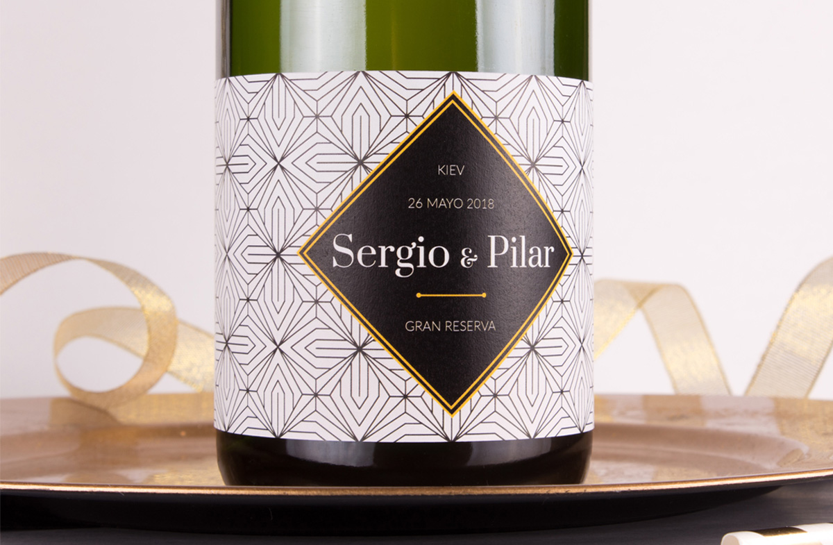 Vino espumoso personalizado para recién casados