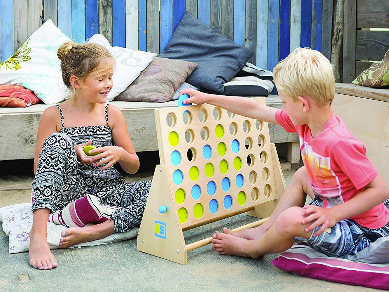 El clásico cuatro en línea, ¡pero en grande!