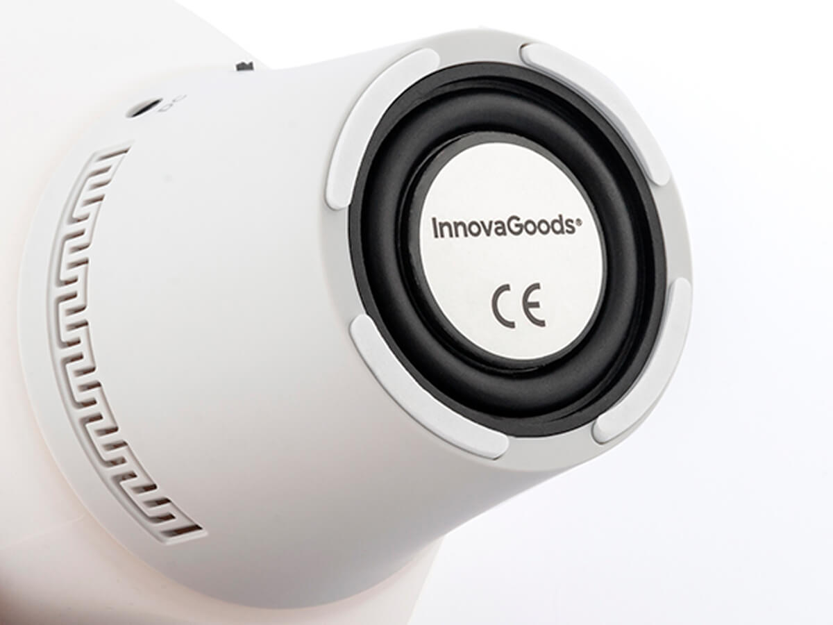 La lámpara LED con forma de bombilla