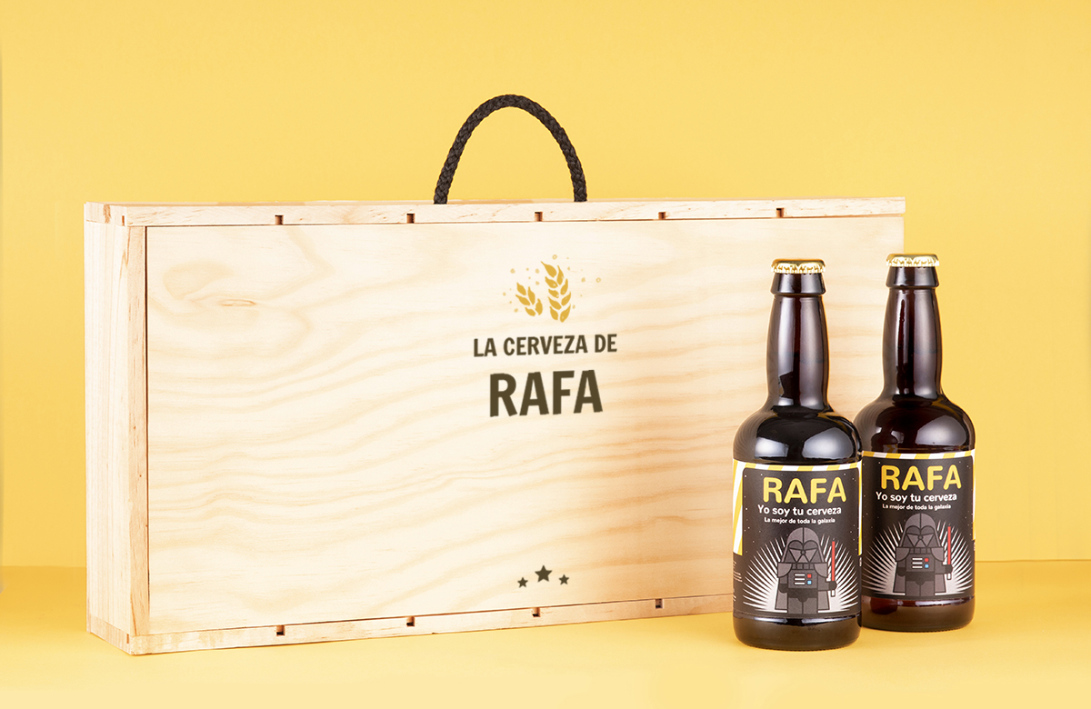 Pack de cerveza personalizada. Modelo Friki