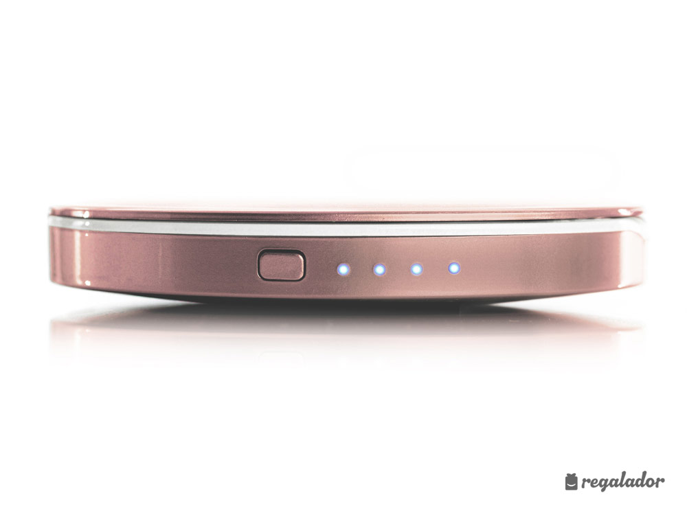 El único espejo con luz que carga el móvil