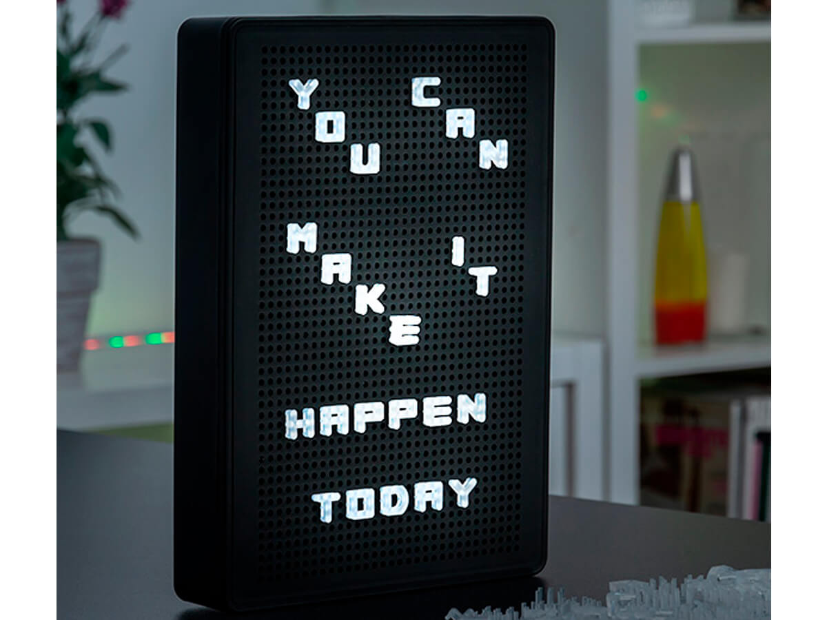 Tablero de letras con luz para dejar mensajes