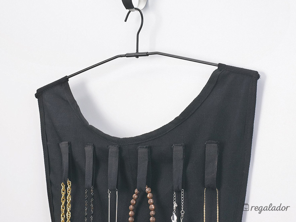 El vestido Umbra, ideal para todas tus joyas